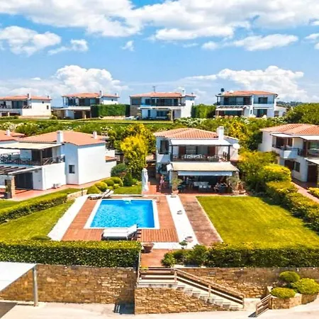 Luez Private Pool Villa, Elani *