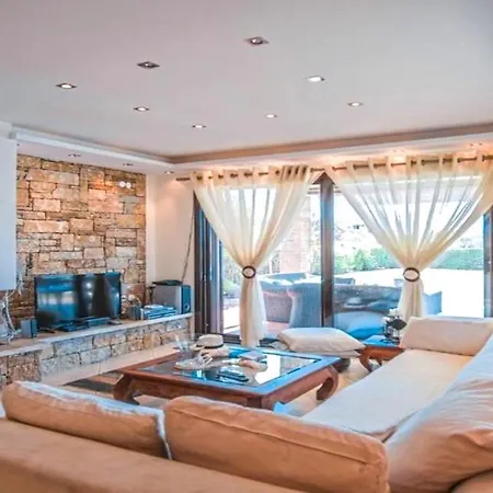 וילה Luez Private Pool Villa, Elani סיווירי
