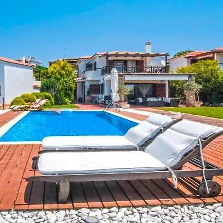 וילה Luez Private Pool Villa, Elani סיווירי