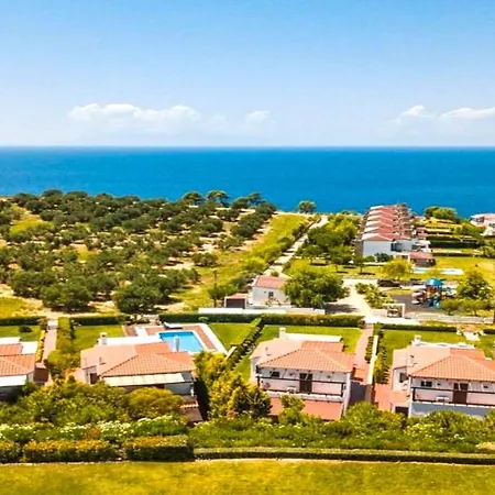 Luez Private Pool Villa, Elani *