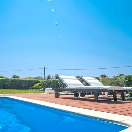 Villa Luez Private Pool Villa, Elani